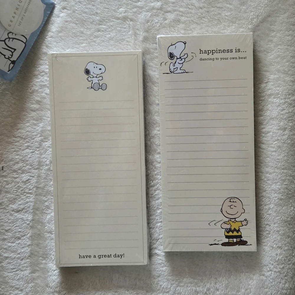 Graphique Peanuts Charlie Brown Snoopy Notepad Set of Two
